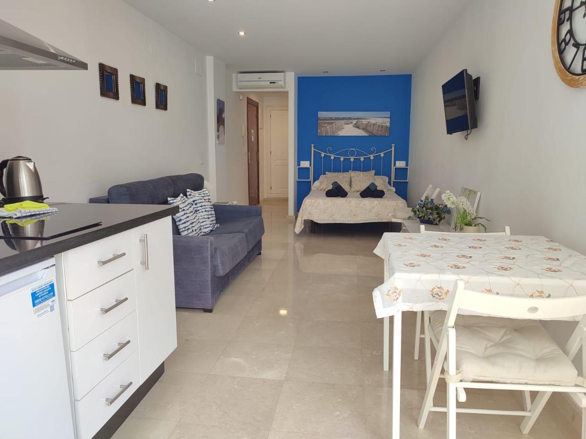 Apartmán Turisstiko La Roca Chica 4 Torremolinos Exteriér fotografie