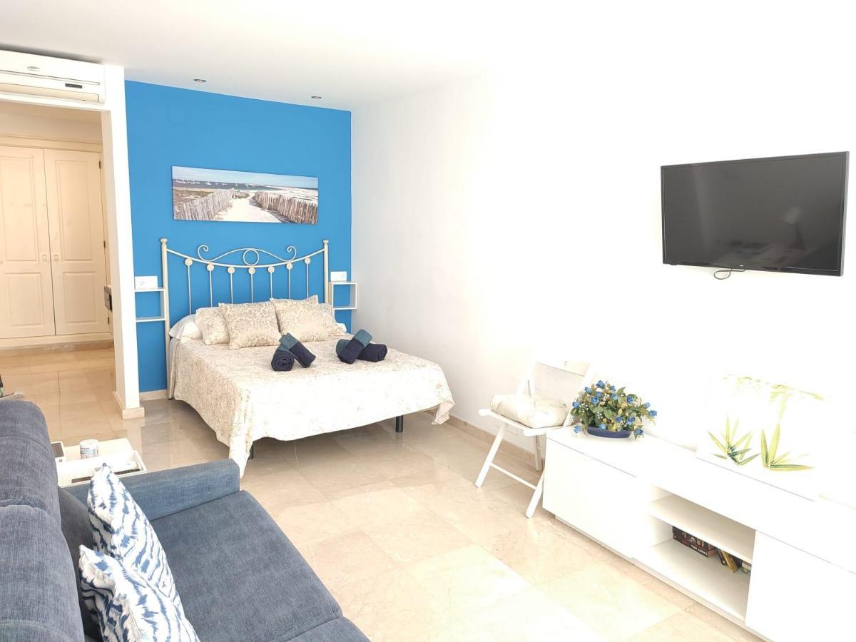 Apartmán Turisstiko La Roca Chica 4 Torremolinos Exteriér fotografie